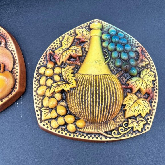 Chalkware Fruit and Vase Wall Hangers 1967 Miller Studios, Pair (2) - Picture 3 of 9